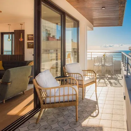 Apartment Stunning Seaviews Close To *